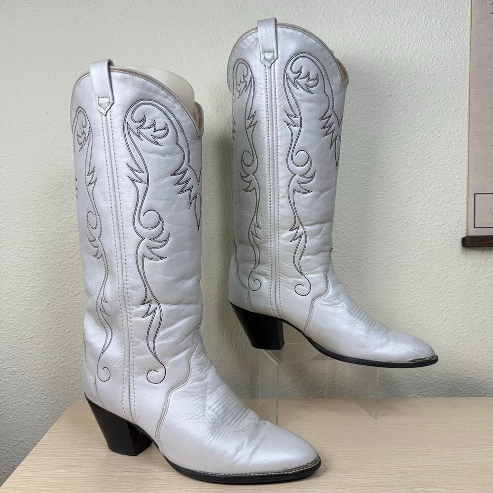 ACME White Heeled Boots